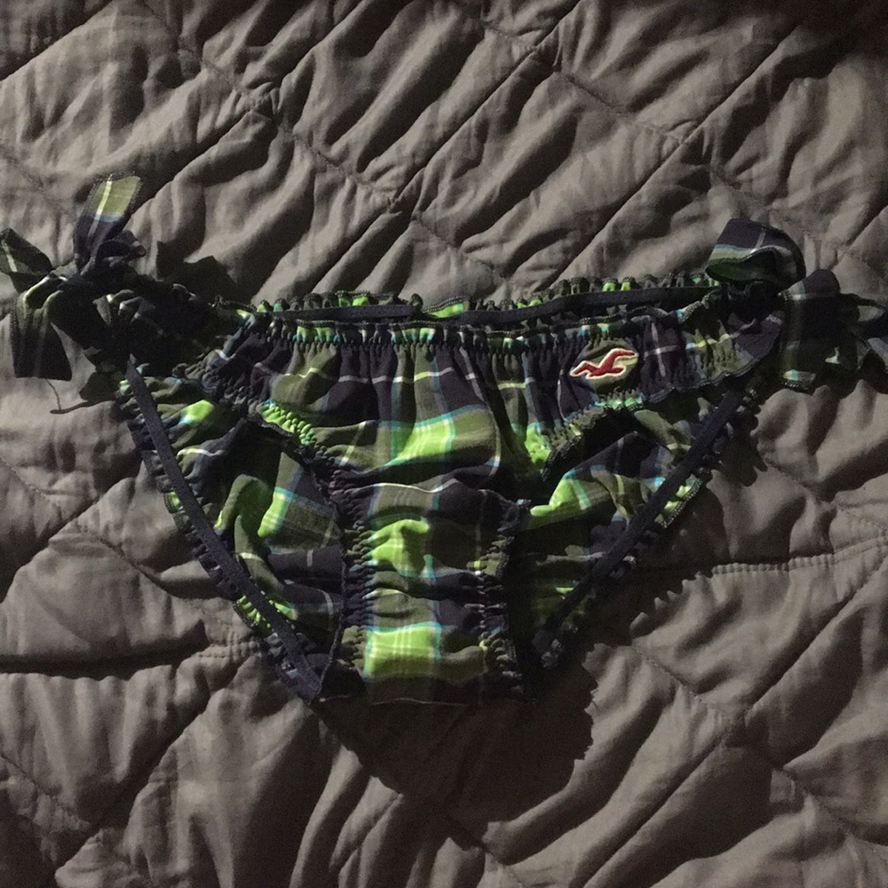 NWT Hollister Plaid Ruffle Bikini Bottoms